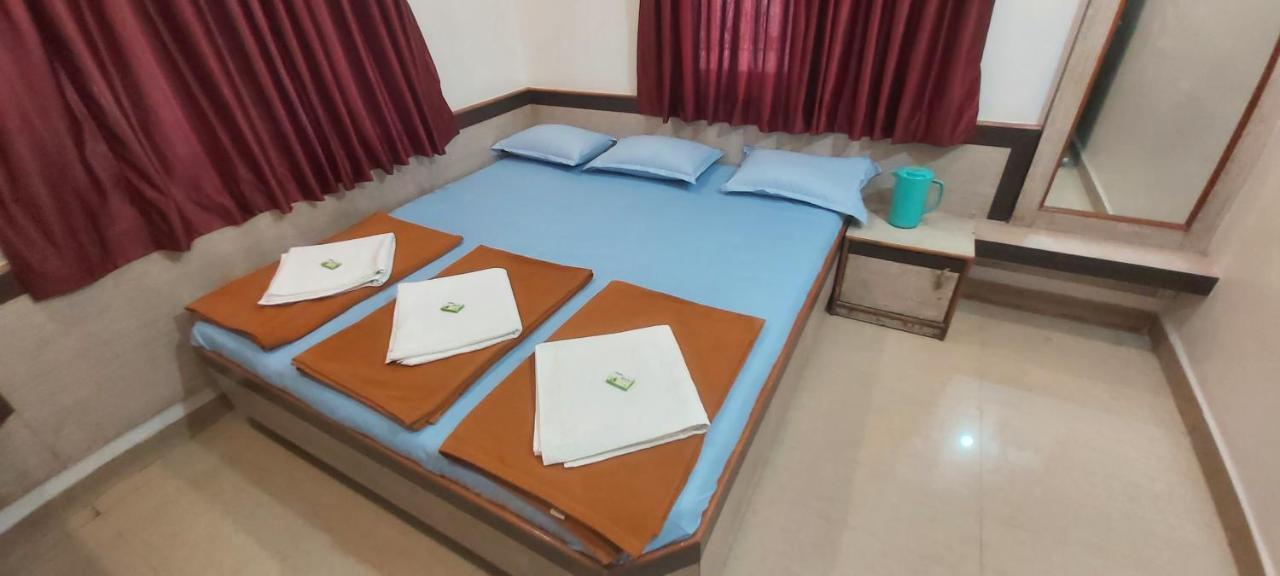 Sai Raghunandan Guest House Shirdi Eksteriør bilde