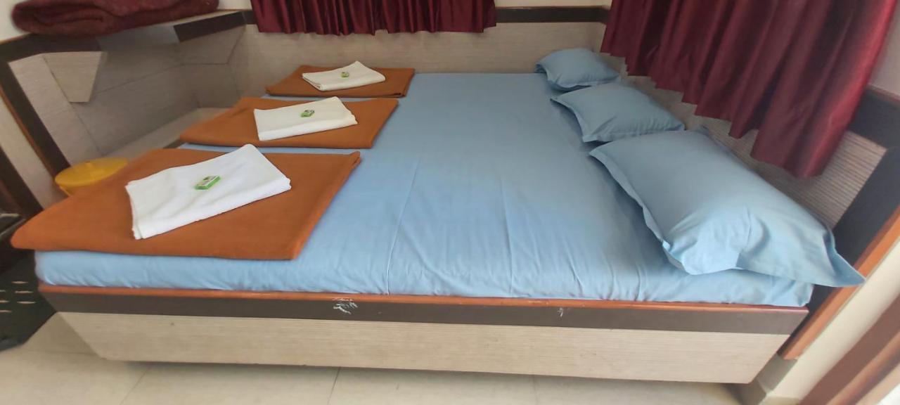 Sai Raghunandan Guest House Shirdi Eksteriør bilde
